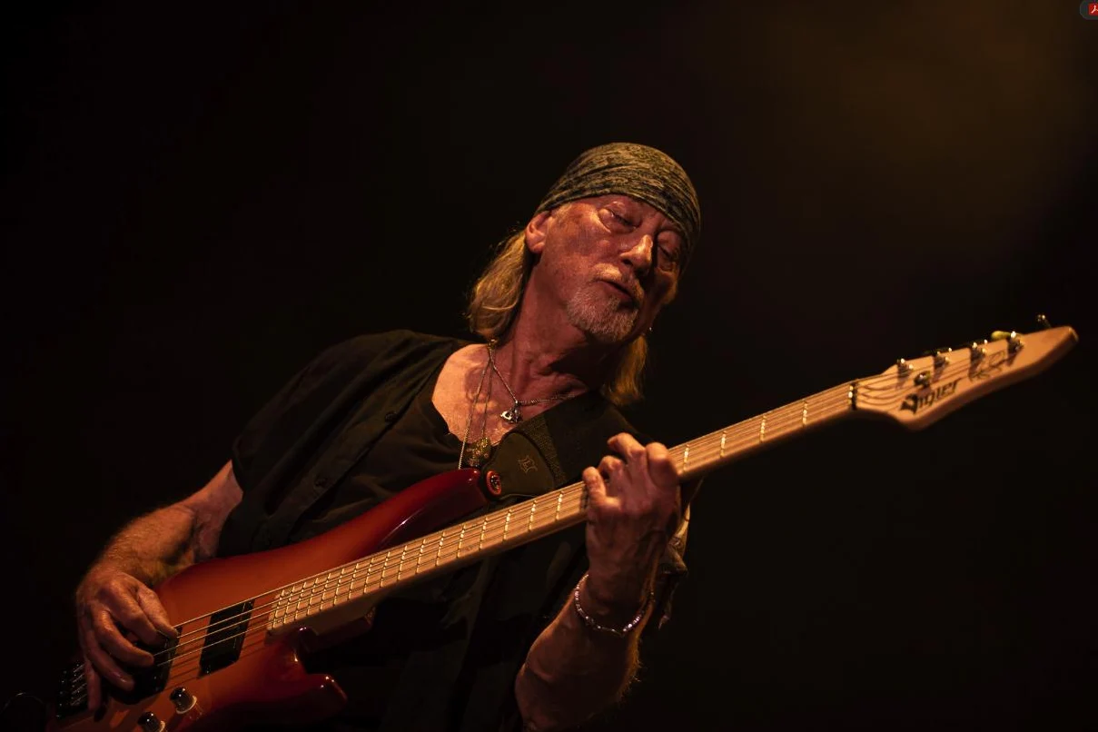 Roger Glover on bass during the concert at the Kärntenhalle Klagenfurt